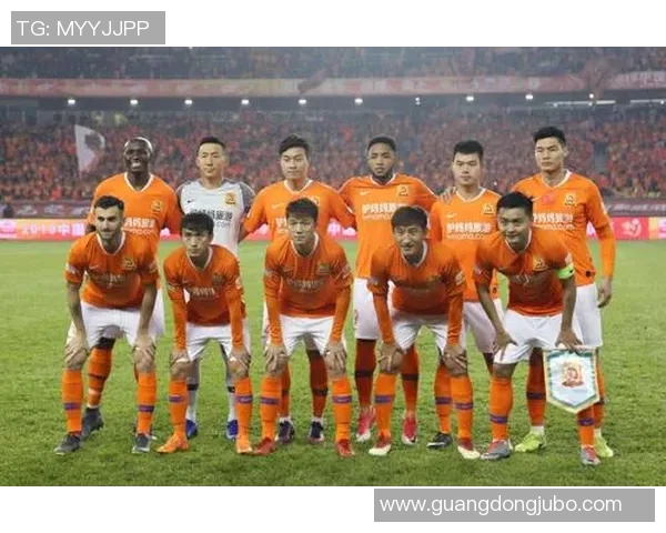 卓尔与建业激战正酣实况比赛精彩瞬间回顾与分析