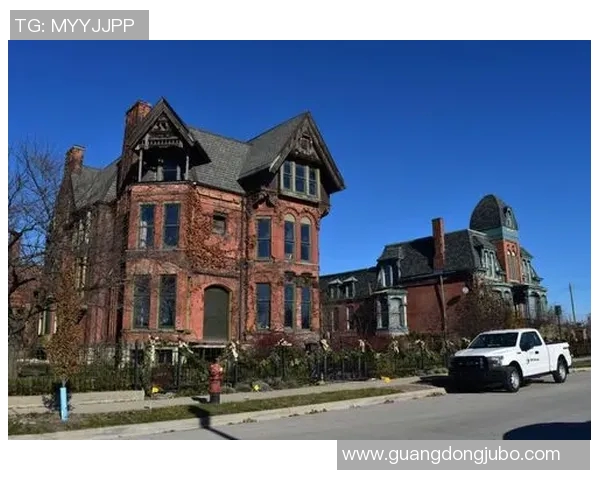 底特律城与流市的对比分析探讨城市发展与衰退的深层原因