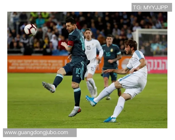 泰国与乌拉圭足球赛精彩直播全程回顾与分析